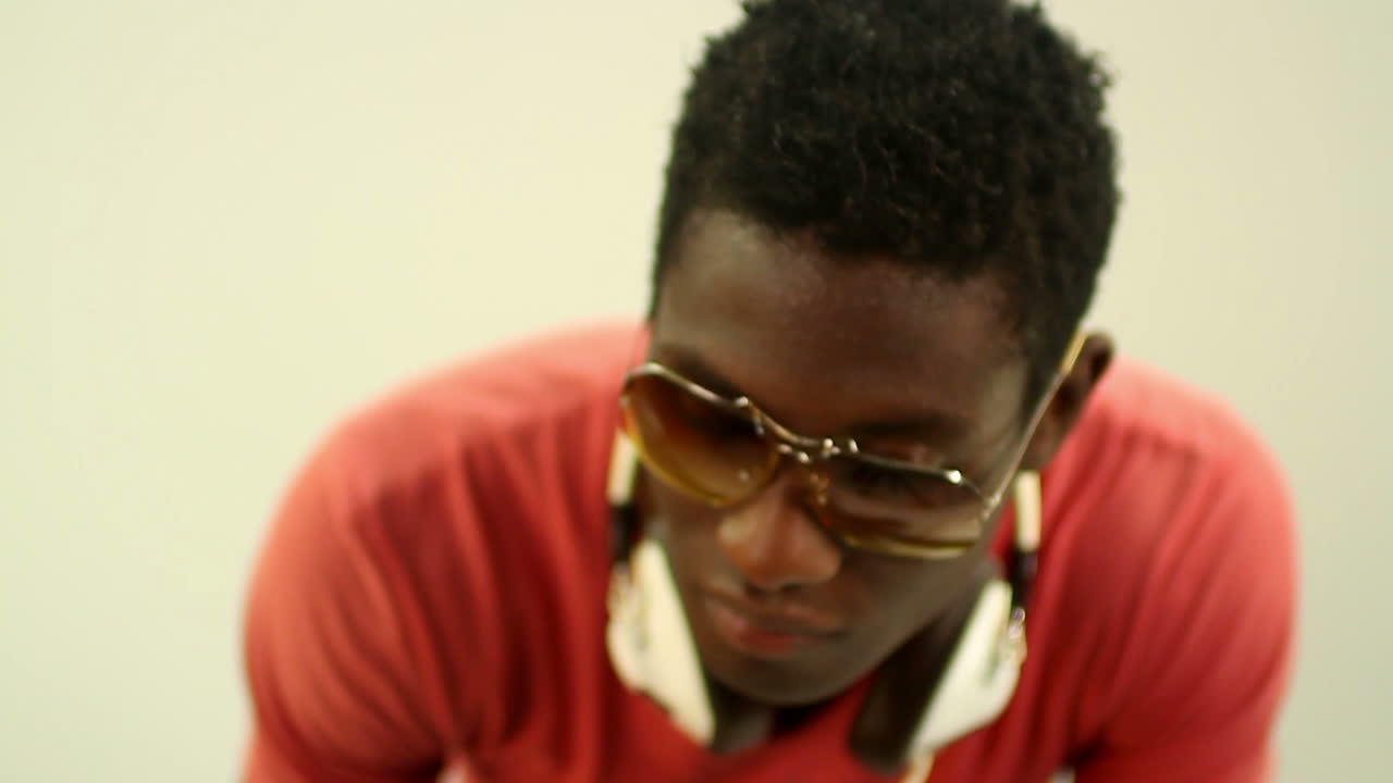 joven bailando video 31