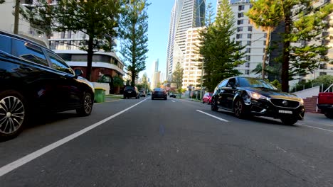 un paseo panorámico por las calles urbanas