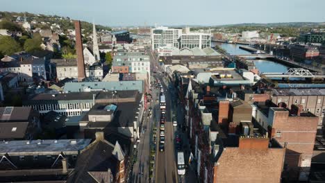 Maccurtain-Street,-Cork-City,-Irland,-Luftaufnahme-4k,-Teil-3