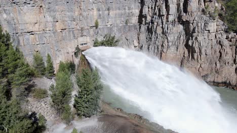 El-Chorro-gate-spillway-of-the-Arenos-reservoir,-Montanejos,-Castellon,-Spain,-aerial