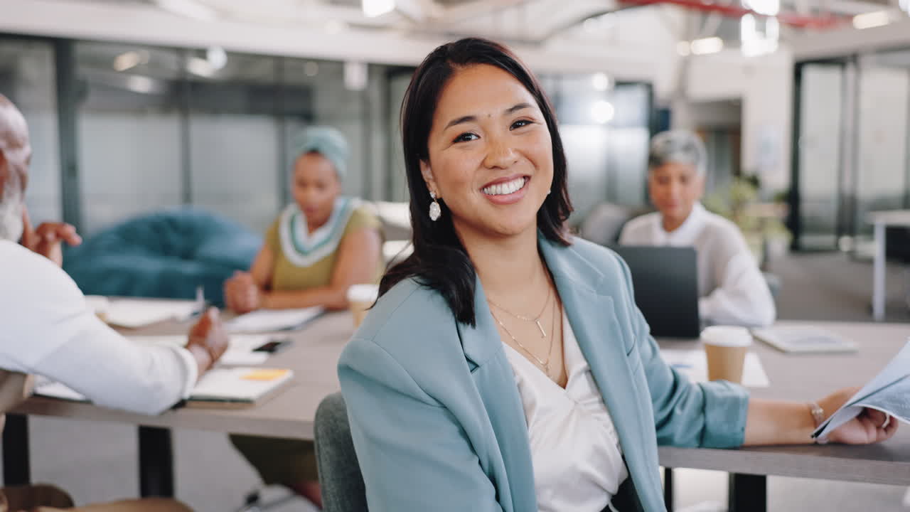 아시아 여성, 얼굴과 사무실에서 비즈니스 회의