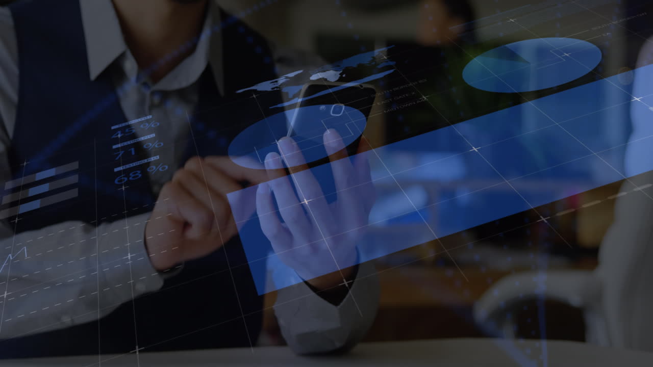 animación de la interfaz infográfica sobre la sección media del hombre caucásico que se desplaza en el teléfono inteligente