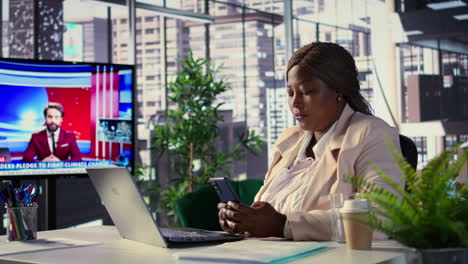 businesswoman working in modern office