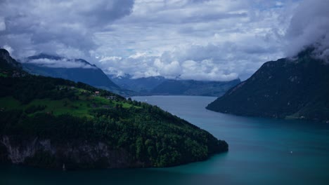 Morschach,-Schweiz,-Launisch,-See,-Berge,-Insel