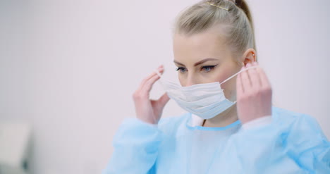 portrait of doctor wearing protective mask in hospital covid 19 coronavirus