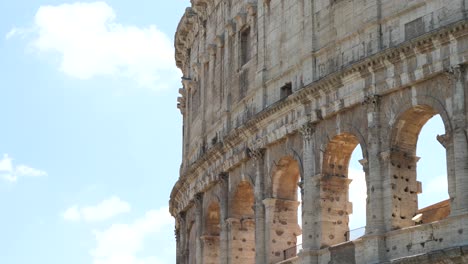 Closeup-of-the-exterior-wall-of-Colosseum-in-Rome,-Italy