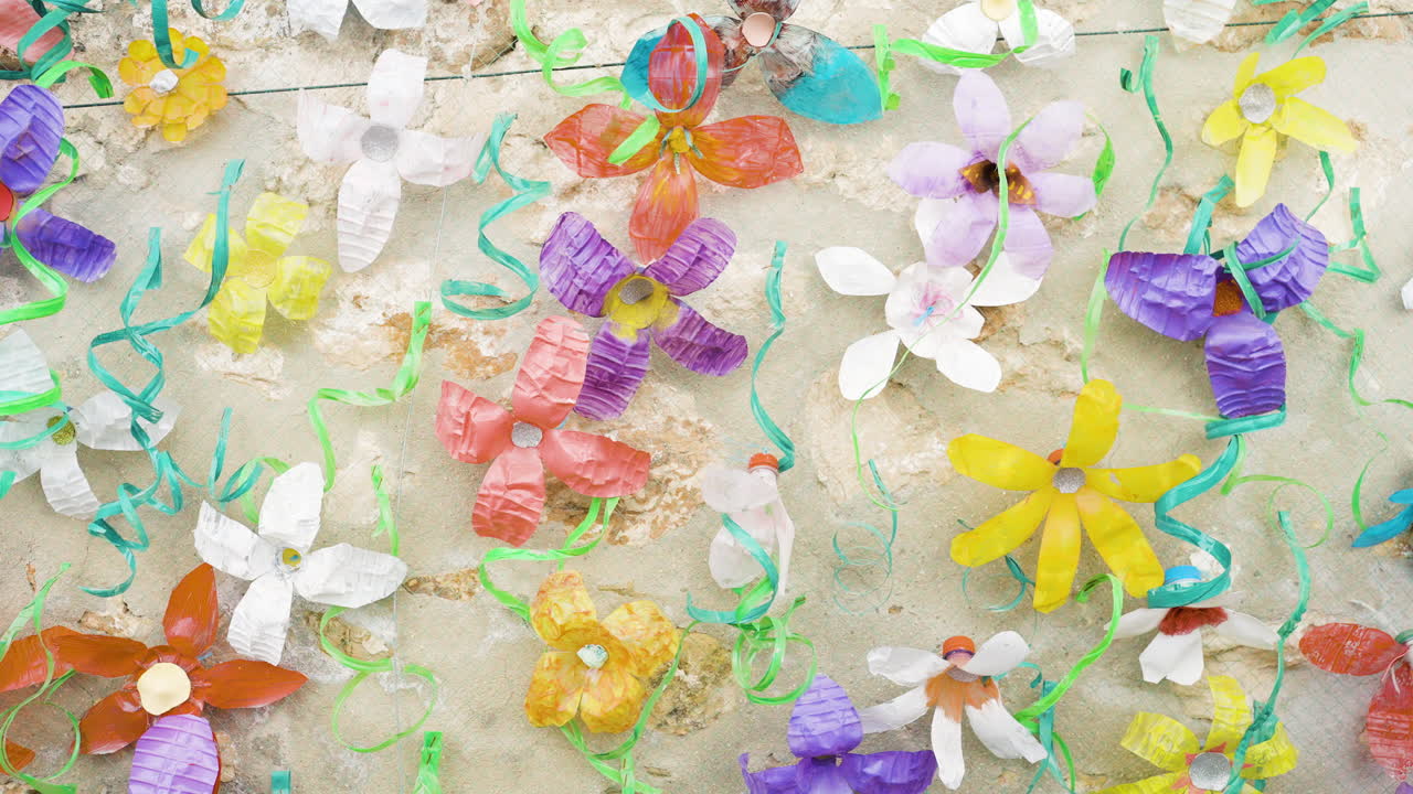 Recycled Plastic Flowers Wall Decoration