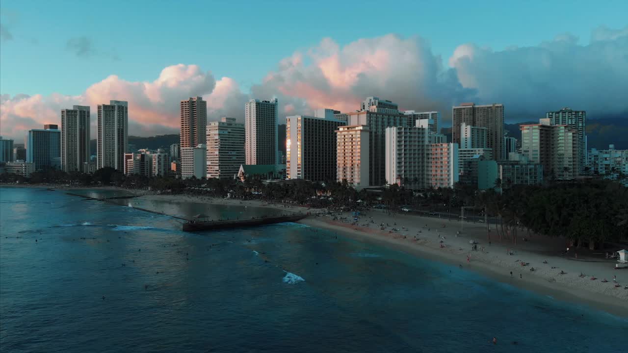 imágenes aéreas de drones de honolulu, hawaii