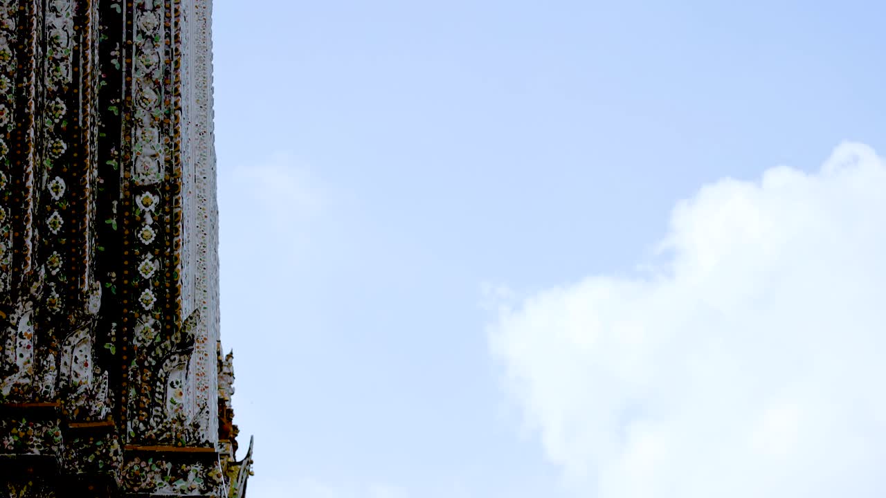 아룬 의 장식 된 파고다 의 상세 한 모습