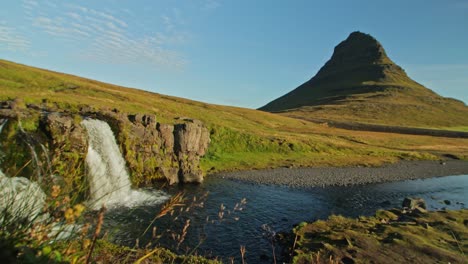 focus-shifted shot of beautiful sunrise kirkjufell the iconic view of iceland during summertime