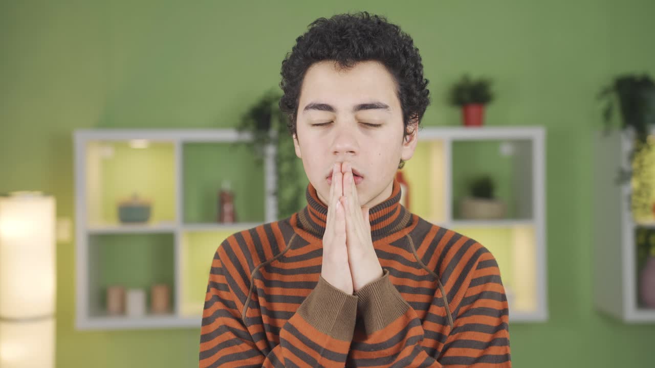 el pensamiento negativo, el pensamiento pesimista del adolescente.