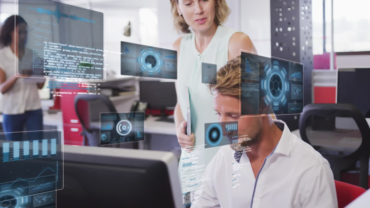 animación de radares, reactores de arco, lenguaje de computadora sobre diversos compañeros de trabajo hablando en la oficina