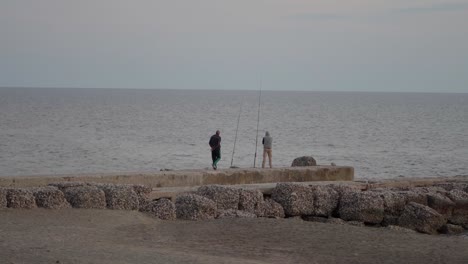 fishermans on the wharf fishing