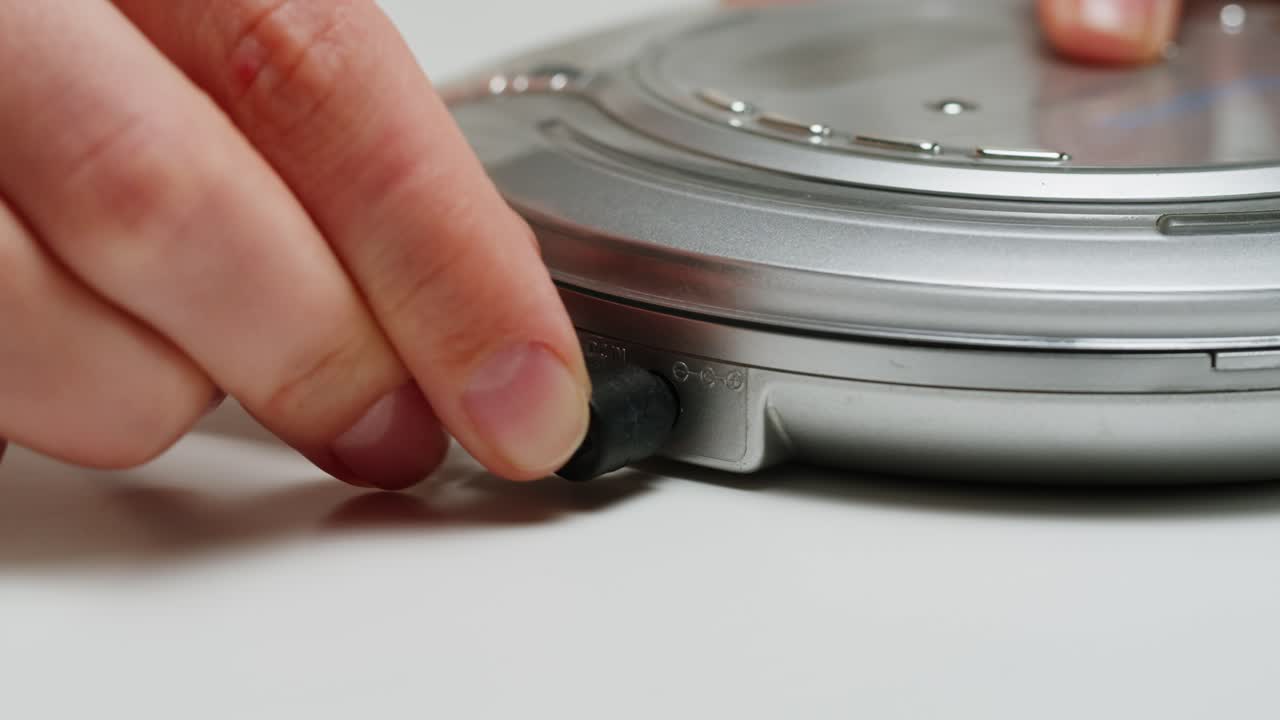 Connecting a Portable CD Player