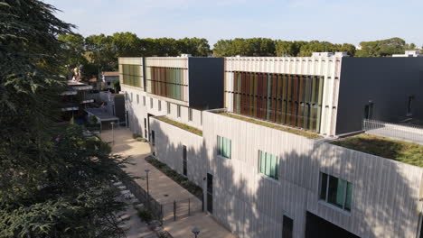 el descubrimiento de un nuevo edificio moderno en montpellier fotografía aérea