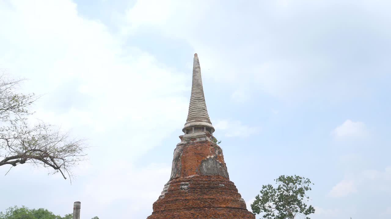 pagoda en wat maha that o el monasterio de la gran reliquia ubicado en la isla de la ciudad en la parte central de ayutthaya