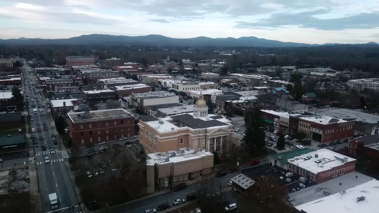 retirada aérea sobre hendersonville, nc