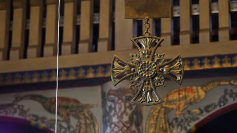 cruz de la iglesia de cristo en cámara lenta