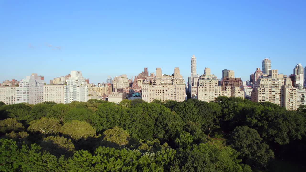 septiembre 2021 - 4k antena de manhattan desde central park, nyc, usa