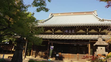 haupthalle "daikeizan" im gotokuji-tempel, setagaya, tokio, japan 4k