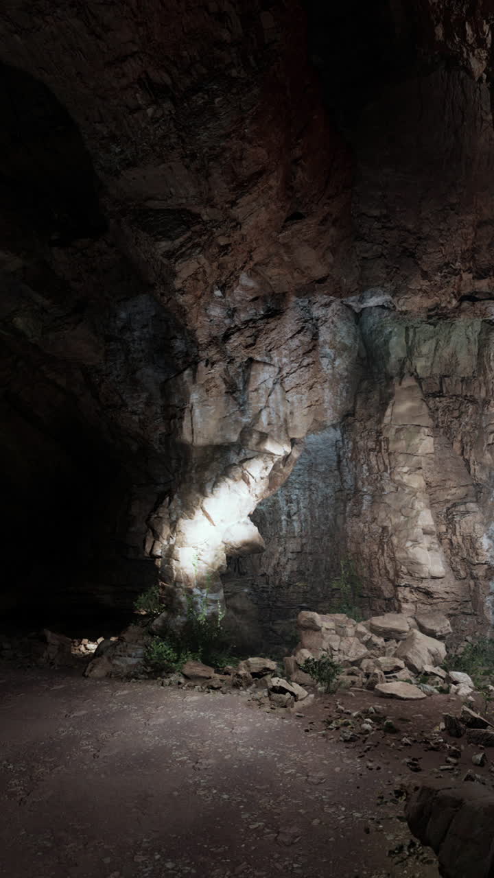 explorando las profundidades de una cueva oscura