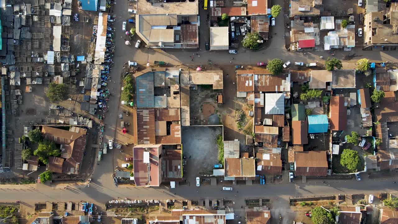 kibera aéreo dron barrio pobre nairobi kenia barrio sucio contaminación alcantarillado áfrica residencia famoso