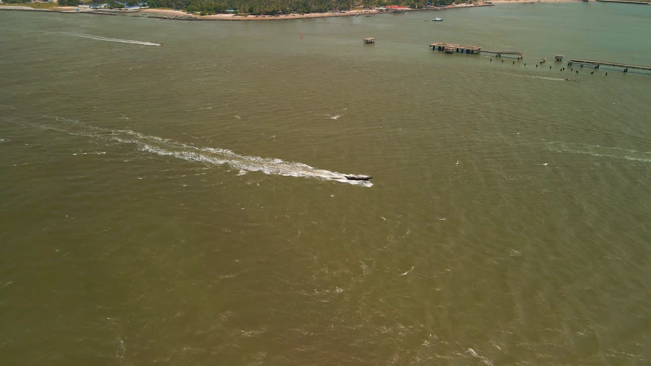 대서양을 통해 라고스의 석호에서 보트