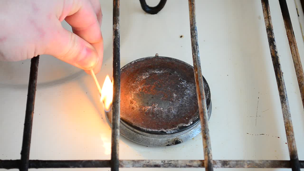 Fuego de gas. Proceso de ignición de gas