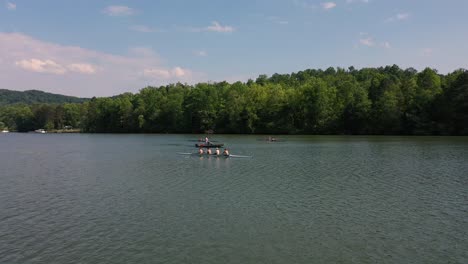 Remeros-Tomando-Un-Descanso-En-Clinch-River-En-Tennessee