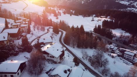 Pueblo-Suizo-En-Invierno-Desde-La-Vista-De-Drones