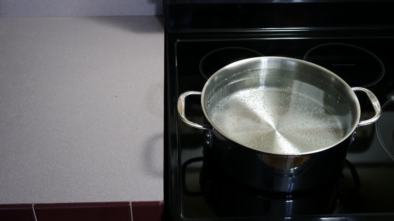 una olla vista nunca hierve de timelapse