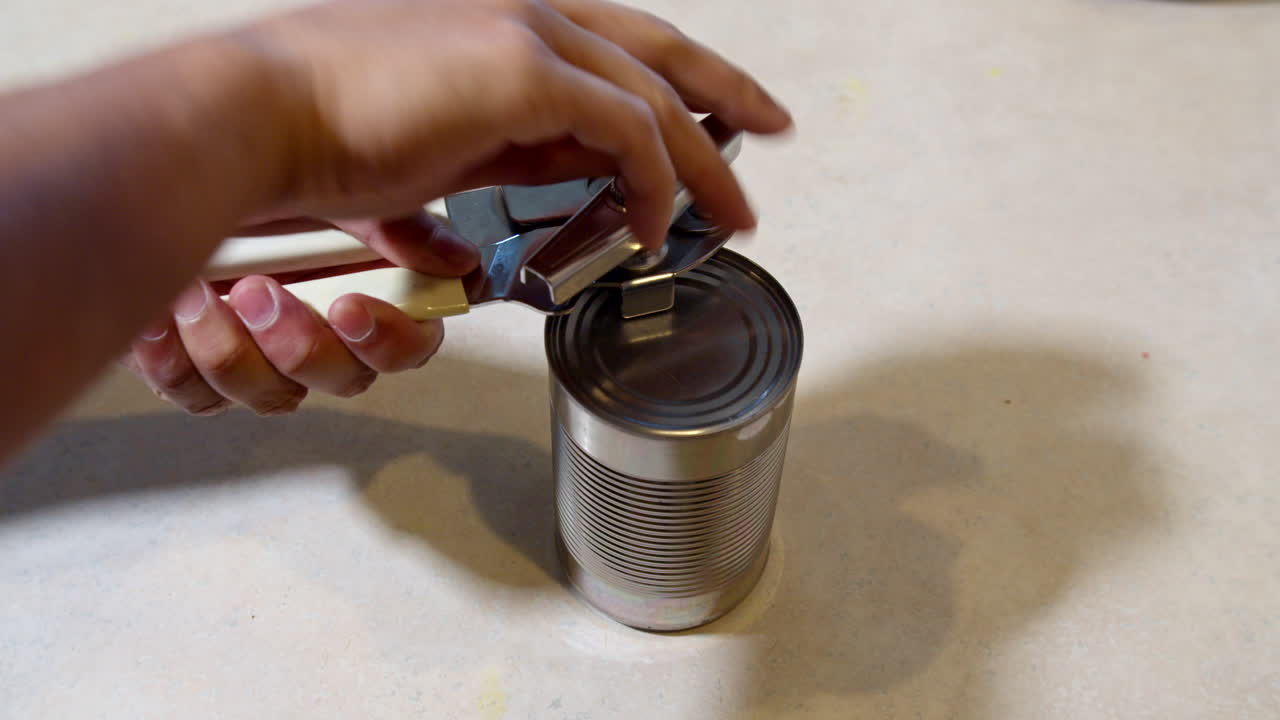 How to Open a Can of Tomatoes