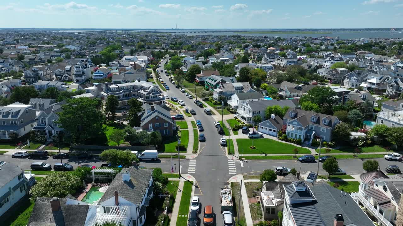 barrio en ciudad costera en ee.uu.