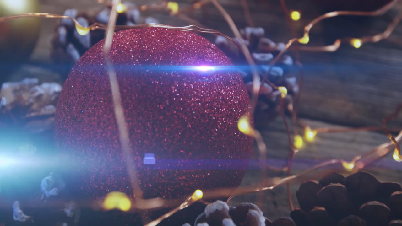 크리스마스 장식품 과 장식품 위 에 움직이는 반 ⁇ 이는 불빛 의 애니메이션