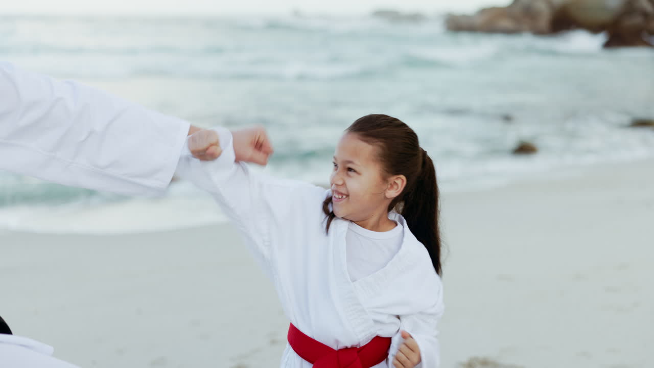 해변, 카라테 치 또는 어린이 무술 학습