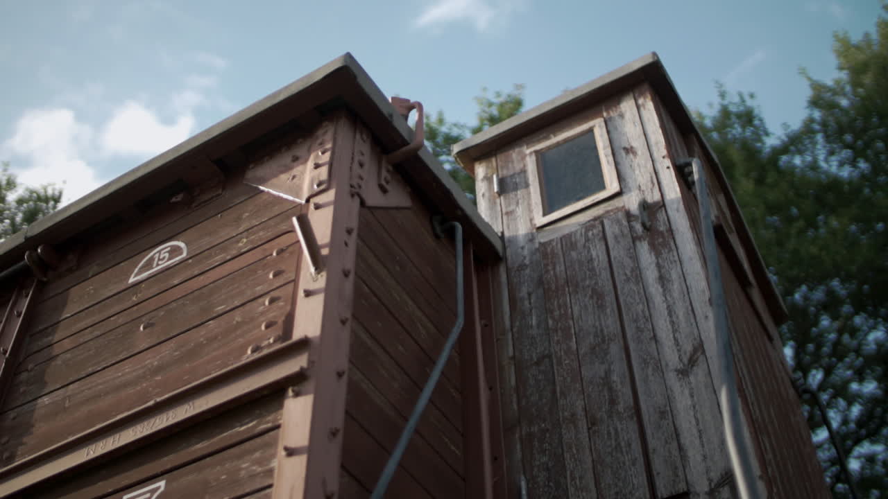 사용되는 나무 수레 열차의 세부 정보 닫기