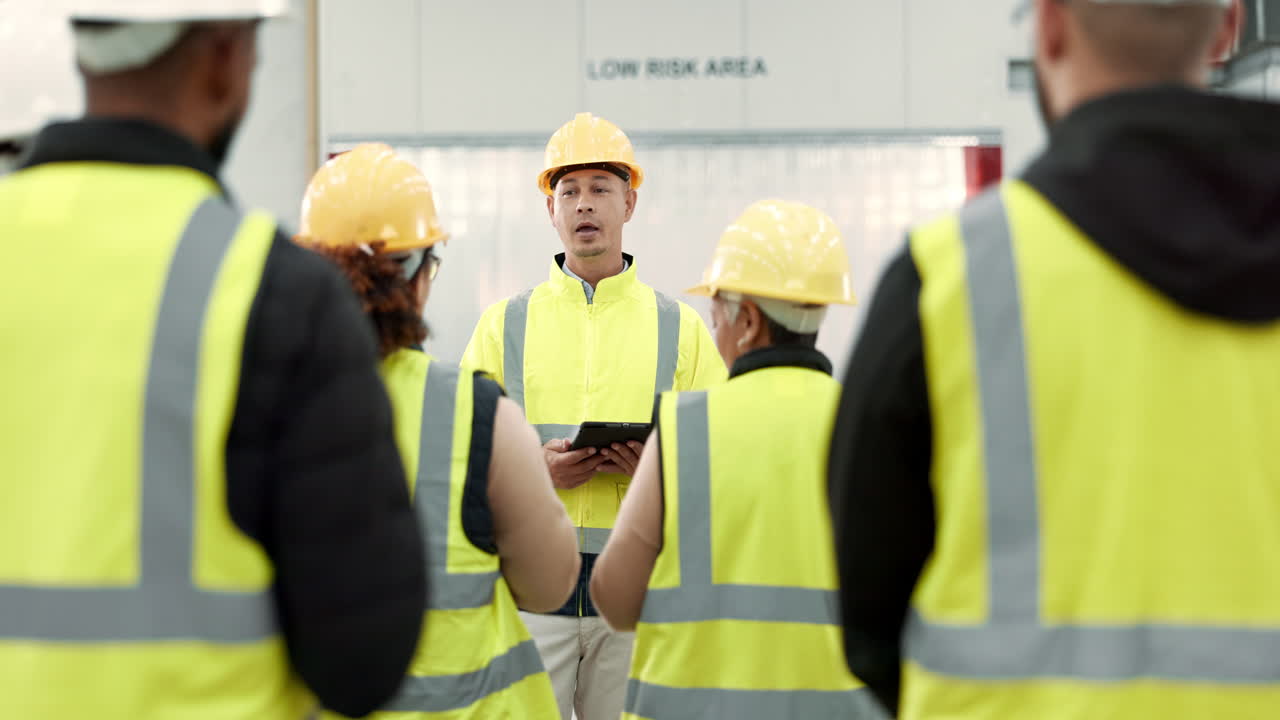 reunión de fábrica, empleados y grupo con el gerente