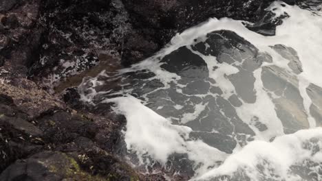 Irische-See-Am-Strand-An-Der-Irischen-Nordküste,-County-Antrim-24