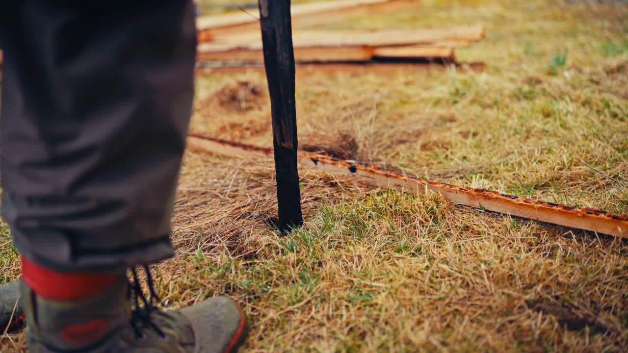 Putting Charred Woods In Building (Skigard) Traditional Fence