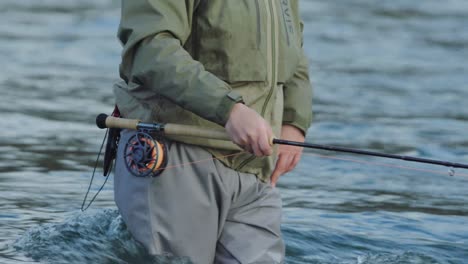 Fly-fishing-in-the-Naknek-River-in-Alaska