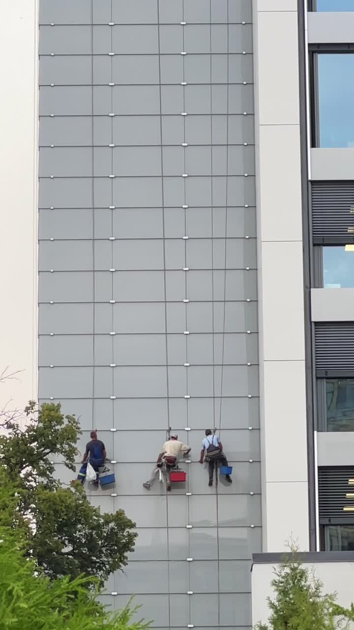 limpieza de la fachada del edificio