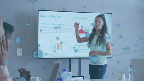 animación de iconos y procesamiento de datos sobre diversas personas de negocios en la oficina