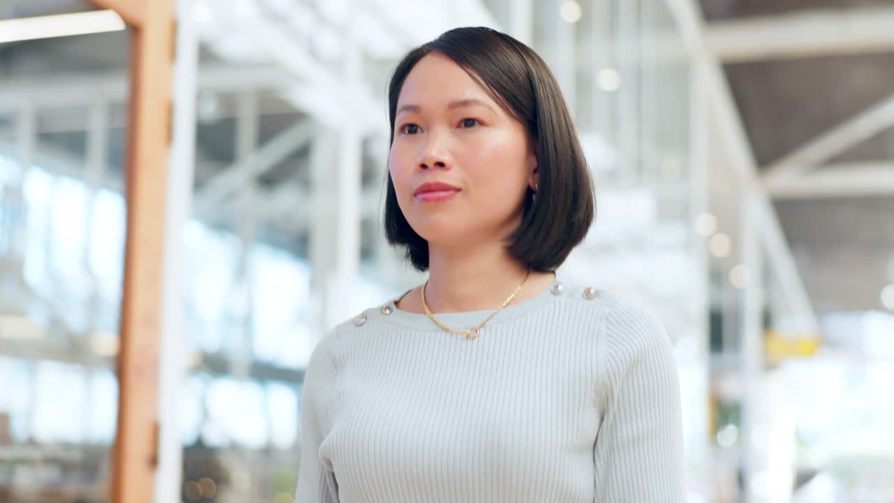 평화의 징조, 행복한 아시아 여성과 성공의 얼굴