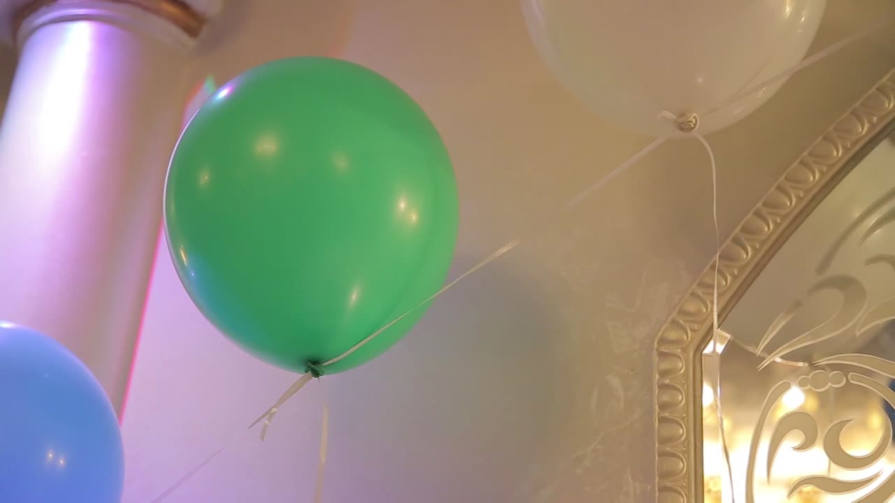 interior decorado con globos