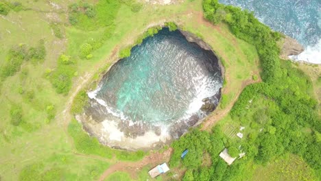 Birds-eye-view-of-Broken-Bay,-Nusa-Penida-Inodnesia-on-a-sunny-day