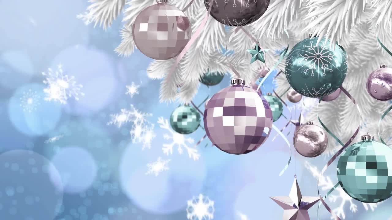 animación de la nieve cayendo sobre las decoraciones de navidad