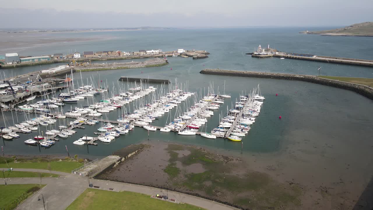 pintoresco cierre del puerto de howth dublín irlanda