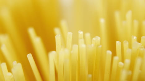 Haufen-Roher-Verticale-Spaghetti