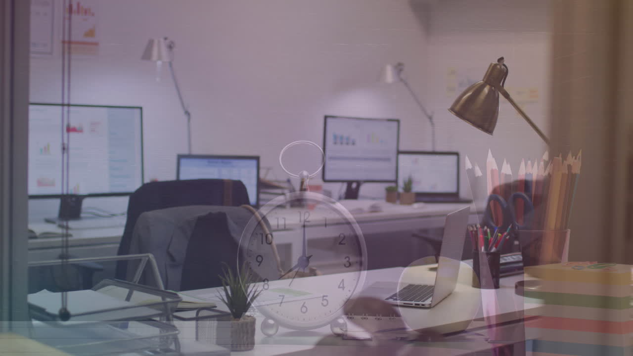 анимация часов над пустым офисом