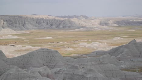 Bad-Lands-National-Park-Mountain-Valley-Landscape-Close-Up